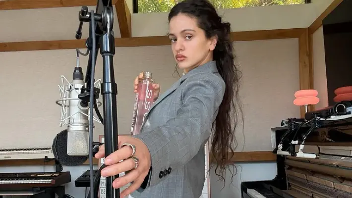 Rosalía revela que tiene TDAH: “Me distraigo mucho con los sonidos de ambiente”