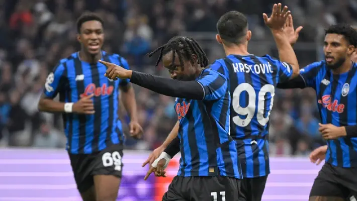 Atalanta derrota a Masella con berrinche incluido de Ademola Lookman