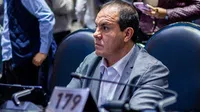 Cuauhtémoc Blanco es captado jugando pádel durante sesión de Cámara de Diputados