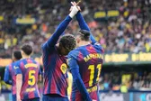 Barcelona aprovecha superioridad numérica y vence a Villarreal en su último juego de 2025