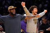 LeBron James regresa a los entrenamientos con Lakers
