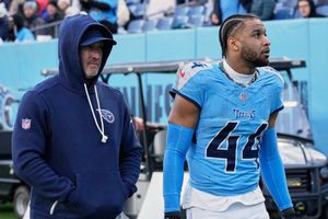 Jugador de los Titans acusa a rival de amenazarlo de muerte durante el partido