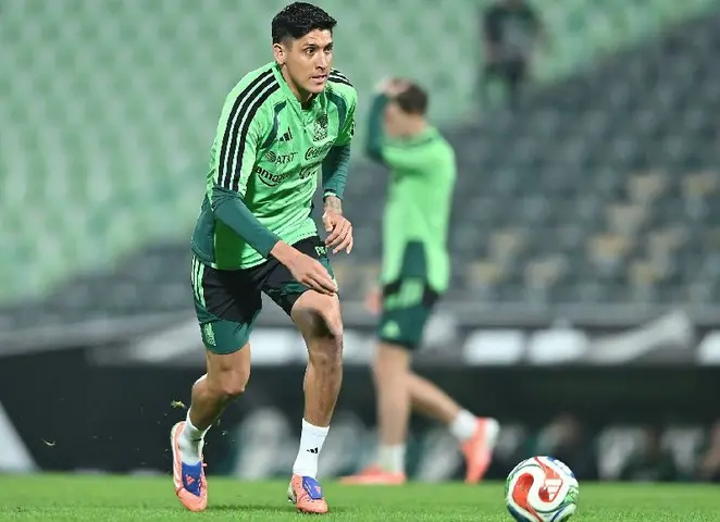 Edson Álvarez en el TSM l IMAGO7