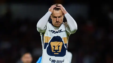 ¡De Alves a Ramsey! Pumas y los fichajes fallidos más recordados en su historia