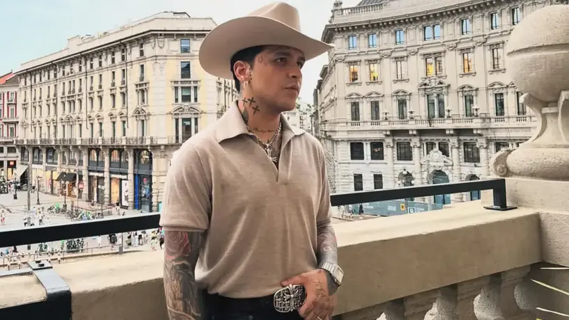 “Haciendo de todo menos ver a su hija”: Nodal desata polémica tras anunciar show en los Latin Grammy