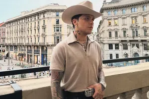 “Haciendo de todo menos ver a su hija”: Nodal desata polémica tras anunciar show en los Latin Grammy