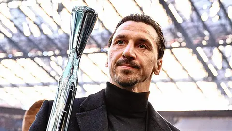 Zlatan Ibrahimovic porta la antorcha olímpica de los Juegos Olímpicos de Invierno