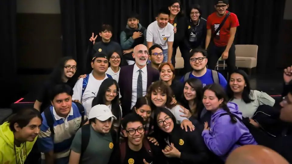 30 años de Procura: Celebran con Arthur Brooks y un mensaje claro sobre la felicidad