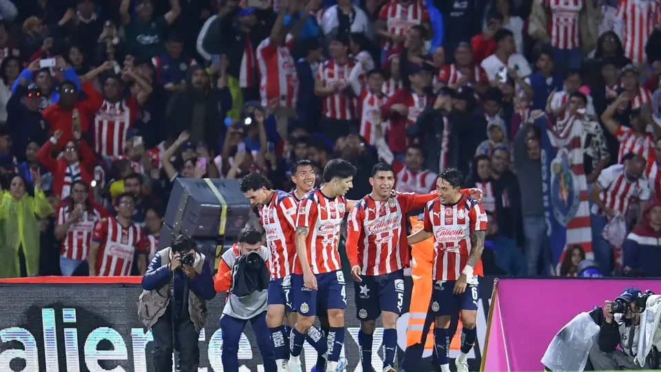 ¡Capital rojiblanca! Chivas será local en C.U. ante Cruz Azul, asegura La Volpe