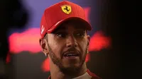Lewis Hamilton manda mensaje a detractores y Nico Rosberg: "No están a mi nivel"