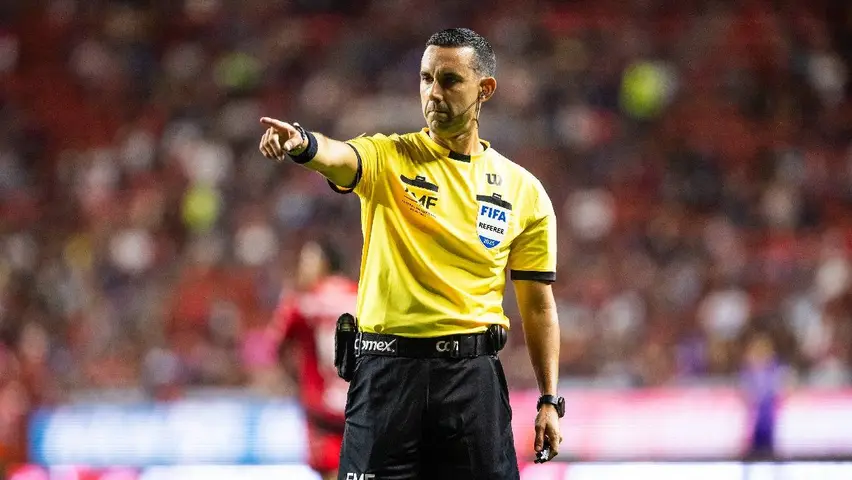 Arbitro, César Arturo Ramos Palazuelos | IMAGO7