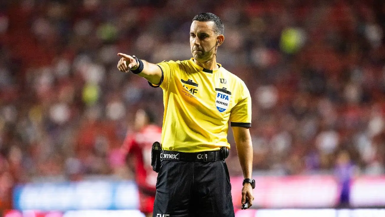 Arbitro, César Arturo Ramos Palazuelos | IMAGO7