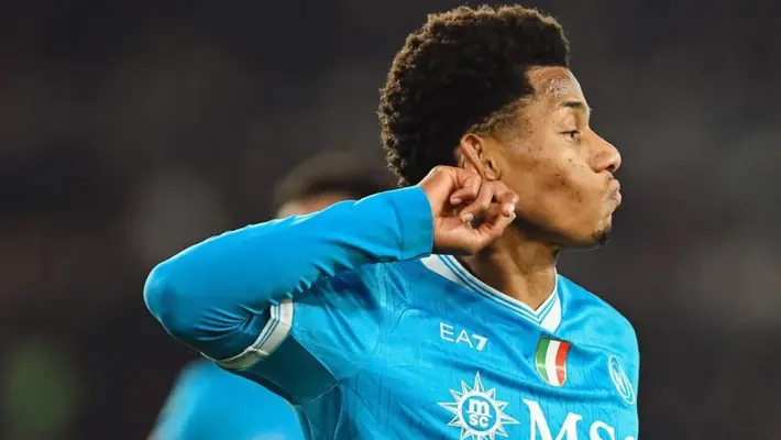 ¡Doble líder! Napoli vence a Roma y 'escala' al primer lugar junto con Milan