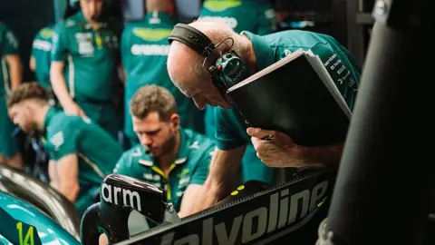 ¿Fernando Alonso sin jefe? Aston Martin realiza movimiento y Adrian Newey no será más el director de equipo