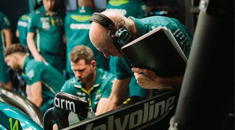 ¿Fernando Alonso sin jefe? Aston Martin realiza movimiento y Adrian Newey no será más el director de equipo