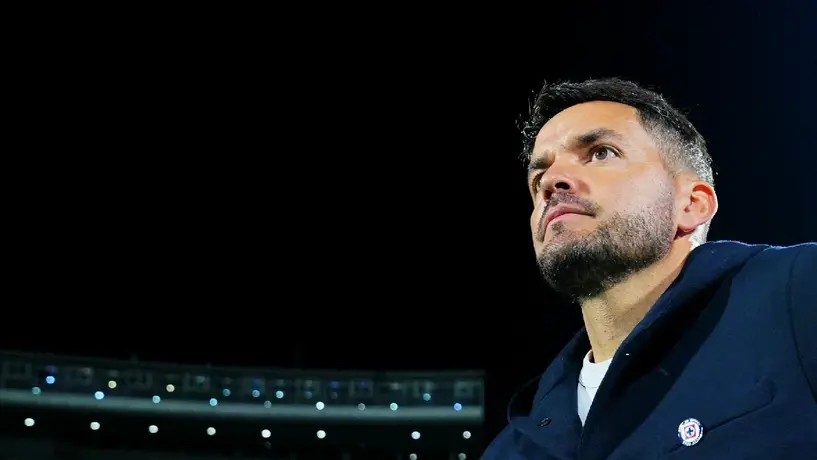 ¡Culpa de Pumas! Nicolás Larcamón atribuye fracaso de Cruz Azul a lesión de Kevin Mier