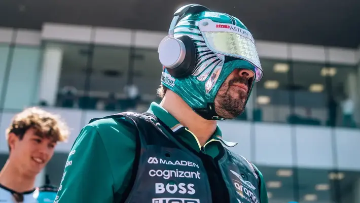 Máscara que le regaló RÉCORD a Fernando Alonso causa sensación internacional