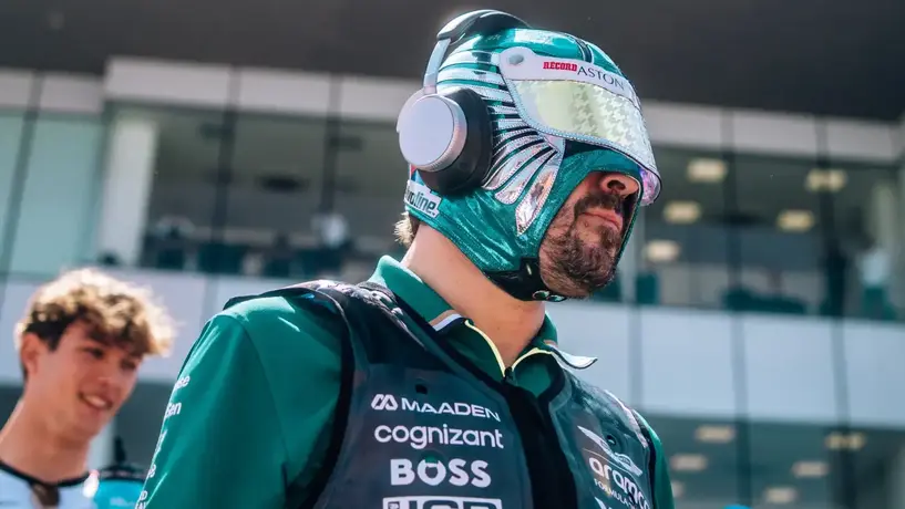 Máscara que le regaló RÉCORD a Fernando Alonso causa sensación internacional