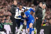 Tensión en Tottenham: Jugadores no dan la mano a Thomas Frank tras derrota con Chelsea