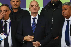 Bolivia podría ser sede de un Mundial: Gianni Infantino hace promesa al presidente Evo Morales