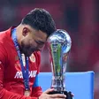 Alexis Vega y sus excesivos festejos por el bicampeonato de Toluca: mostró los glúteos y se puso en riesgo