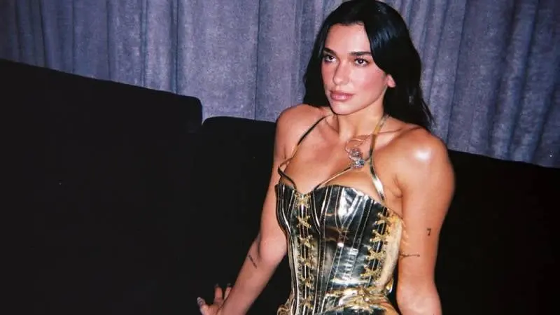 Dua Lipa celebra en familia el arranque del Sunny Hill Festival 2026