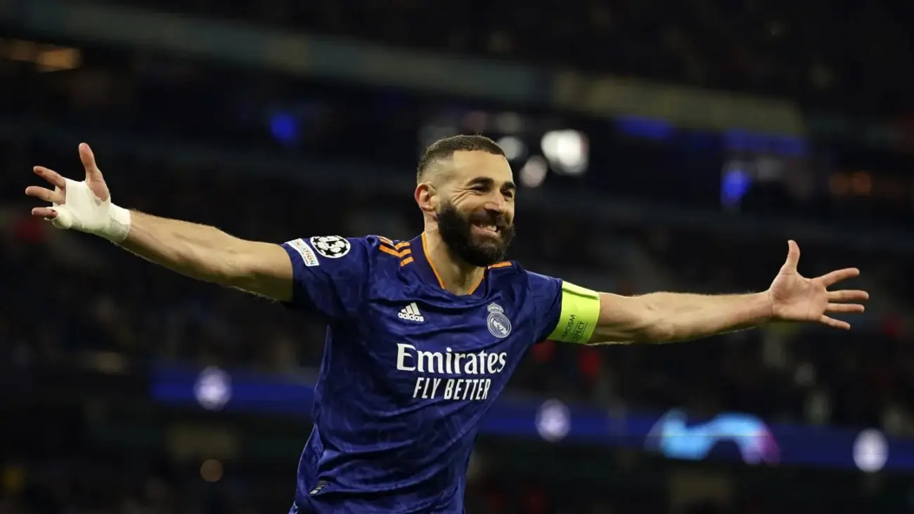 Karim Benzema da indicios sobre su futuro | AP