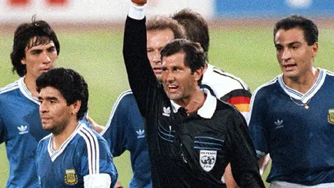 "Pude haber expulsado a Maradona antes de la final": Edgardo Codesal reabre la polémica del Mundial 1990