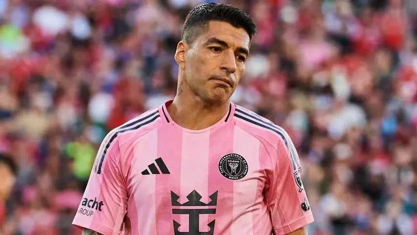 Luis Suárez ha sido suspendido en todas las ligas fuera de su país que ha jugado, excepto en una | AP
