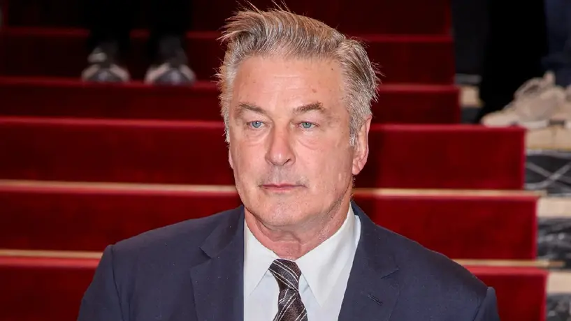 ¿Cuál es el estado de salud del actor Alec Baldwin tras accidente automovilístico?