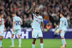 West Ham sufre otra derrota en casa ante un dominante Brentford en la Premier League