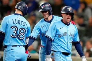 Blue Jays vencieron a los Marineros 8-2 para empatar la serie en el Juego 4