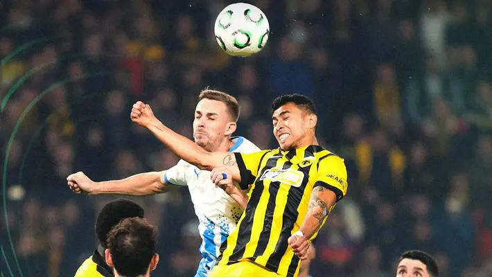 AEK Atenas de Orbelín Pineda derrota al U Craiova en la Conference League