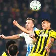 AEK Atenas de Orbelín Pineda derrota al U Craiova en la Conference League