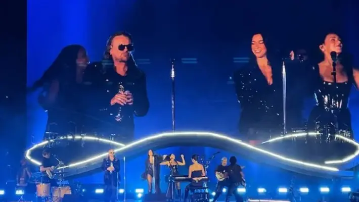Dua Lipa sorprende en CDMX al interpretar 'Oye mi amor' junto a Fher Olvera de Maná