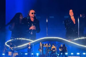 Dua Lipa sorprende en CDMX al interpretar 'Oye mi amor' junto a Fher Olvera de Maná