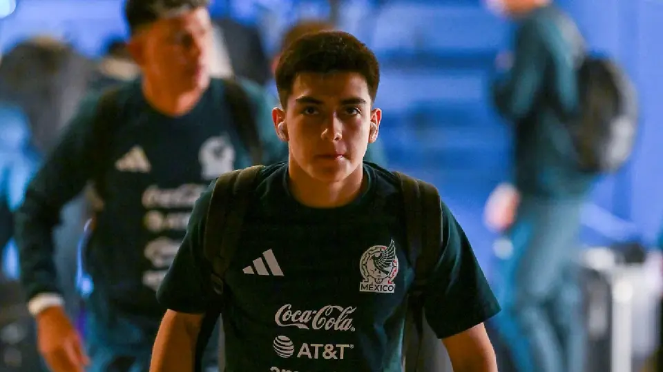 Gilberto Mora acapara reflectores en entrenamiento de la Selección Mexicana pese a lesión