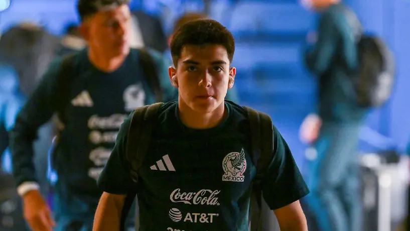 Gilberto Mora acapara reflectores en entrenamiento de la Selección Mexicana pese a lesión