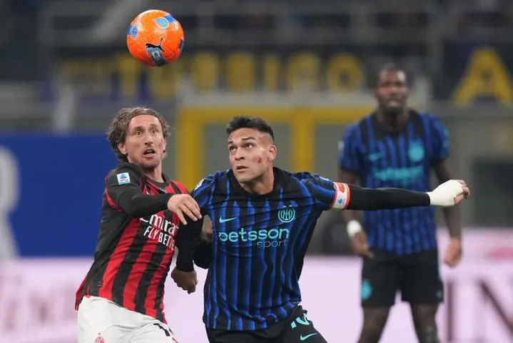 Modric enfrentando a Lautaro Martínez | AP
