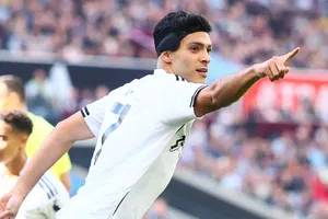 Raúl Jiménez da asistencia en goleada de Fulham a su exequipo, Wolverhampton