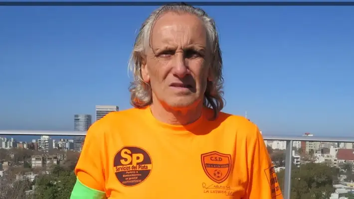 Robert Carmona: El futbolista de 63 años que sigue jugando y tiene un Récord Guinness