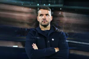 Nicolás Larcamón admite “muy mal primer tiempo” y destaca reacción ante Chivas