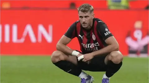 Estrella brasileña apunta a ser compañero de Santiago Giménez en el Milan