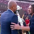 Carles Puyol se niega a cargar la copa en la final de la Libertadores