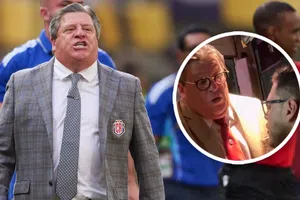 ¿Hubo golpes? Miguel Herrera vuelve a tener encuentro con periodista tico en el estacionamiento