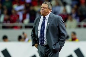 'Piojo' Herrera se une a lista de mexicanos que fracasaron en Eliminatoria Mundialista con otra Selección