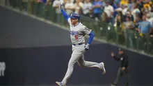 Dodgers toma la ventaja ante Brewers en el primer juego con homerun de Freddie Freeman