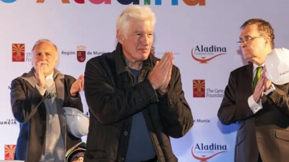 VIDEO: Richard Gere elogia a Sheinbaum por aguantar a Donald Trump