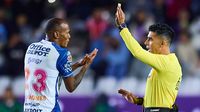 Polémica arbitral en el Pachuca vs Chivas tras supuesta expulsión de Luis Quiñones