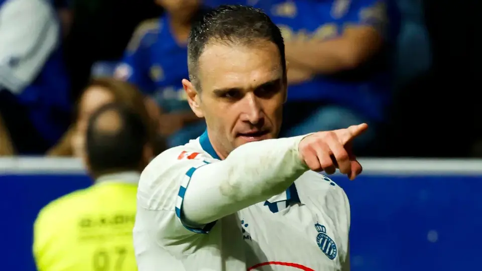 Espanyol derrota a Real Oviedo con facilidad y con protesta incluida contra LaLiga